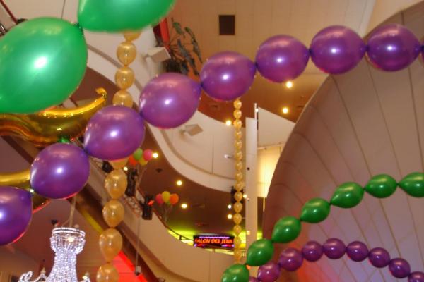 Décoration avec des ballons et de l'hélium
